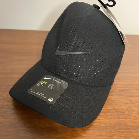 Nike Accessories - Nike Athletic Cap